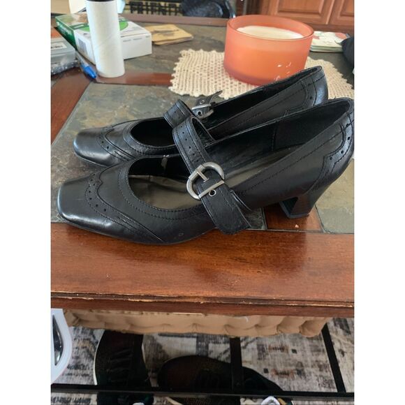 Pesaro Black Leather Mary Jane’s - Picture 2 of 6